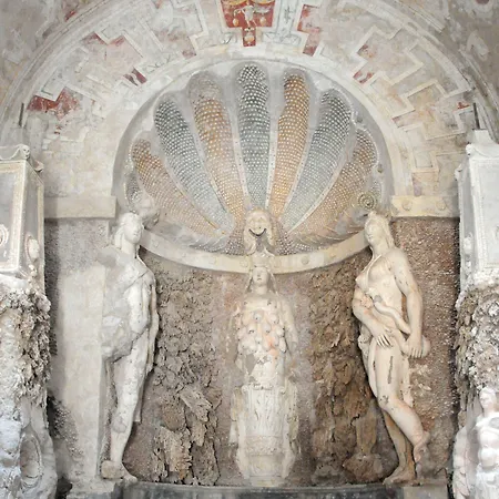 Athena فندق سبوليتو