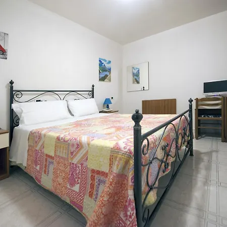 Athena Hotel 2*