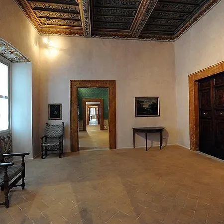 Athena فندق سبوليتو